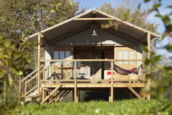 Mietunterkunft - Cabane Lodge 27 M² - Castel Camping Domaine de la Ville Huchet