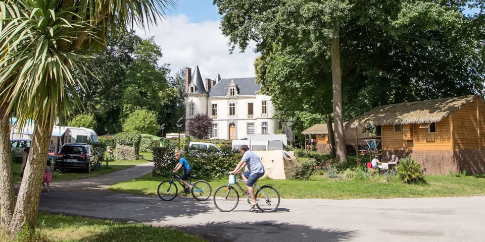 Castel Camping Domaine de la Ville Huchet - image n°1 - Camping Direct