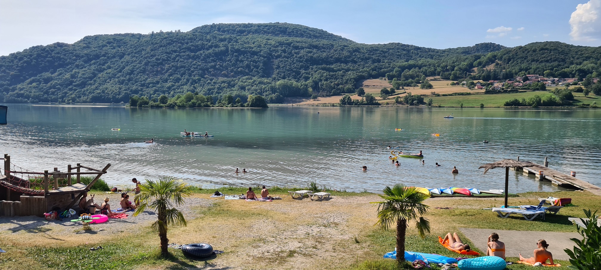 Plages Camping Lac Du Lit Du Roi - Massignieu De Rives