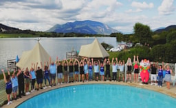Equipe d'accueil Camping Lac Du Lit Du Roi - Massignieu De Rives