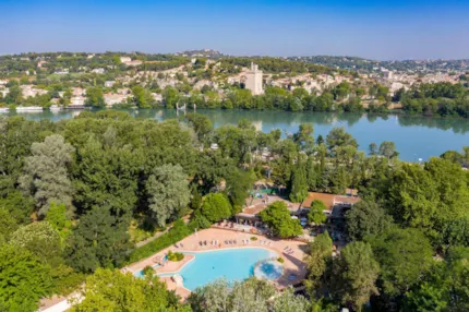 Camping du Pont d'Avignon - Camping2Be