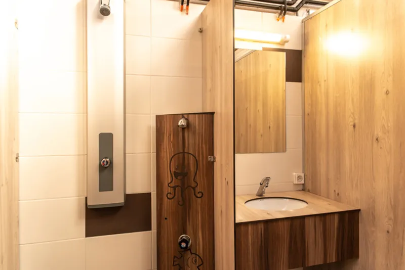 Emplacement Avec Électricité / D