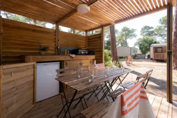 Stellplatz - Signature Stellplatz Mit Ausgestatteter Terrasse / M - Camping Club Plage Sud - MS Vacances