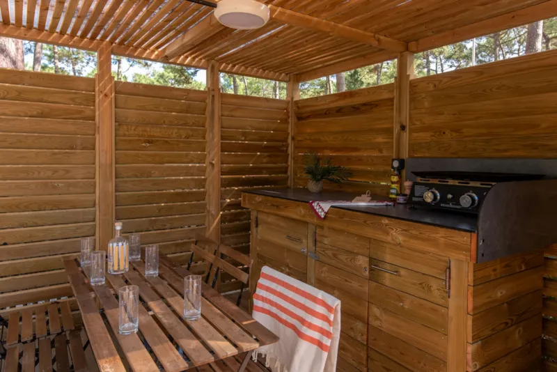 Emplacement Signature Avec Terrasse Équipée / D