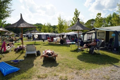 Pitch Caravan — 6