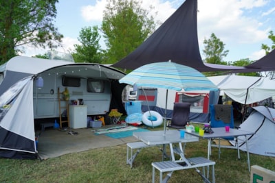 Pitch Caravan — 8