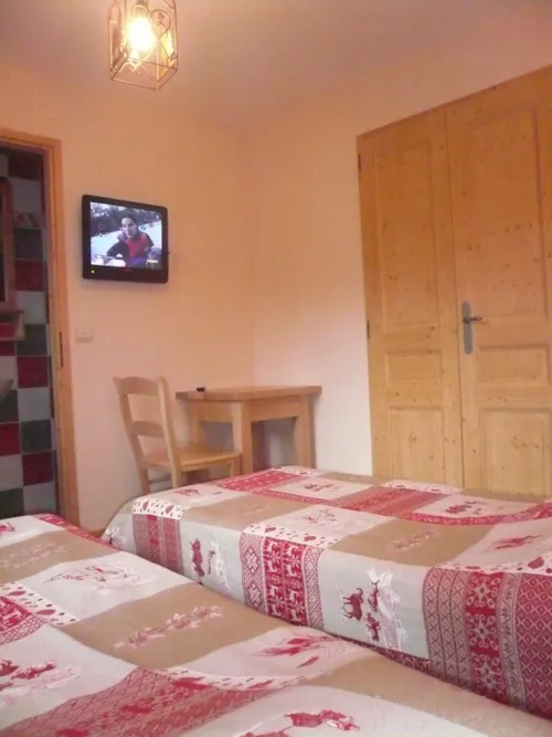 Kamer - Bedroom For 2 People With Tv And Bathroom (Ref L07) - image n°3 - L'Escale Village