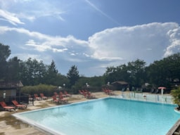 Camping Les Reflets du Quercy - image n°4 - Roulottes