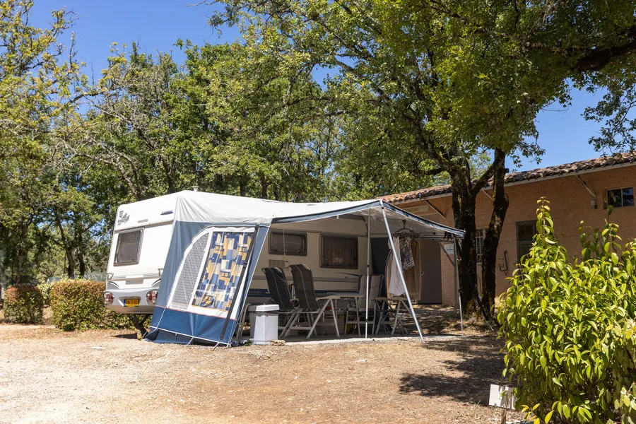 Emplacement - Forfait Emplacement Confort - Camping Les Reflets du Quercy