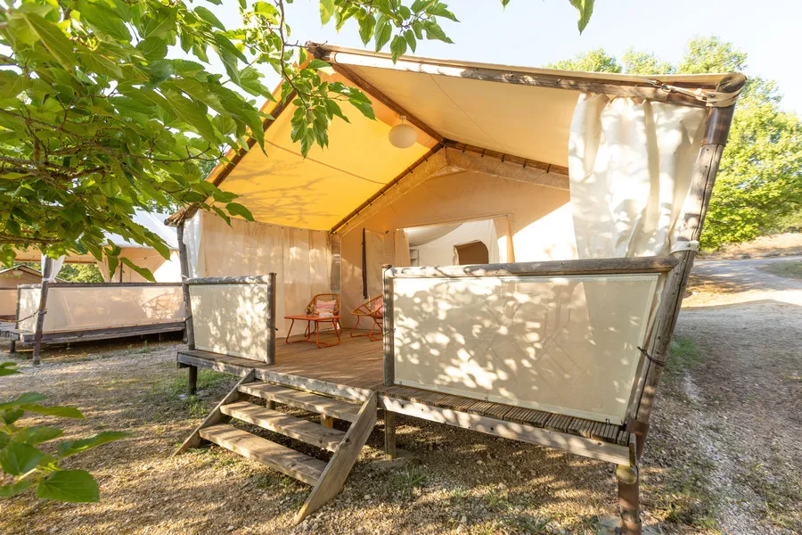 Location - Tente Nature Lodge - 2 Chambres - Cuisine Équipée - Salle De Bain - Camping Les Reflets du Quercy