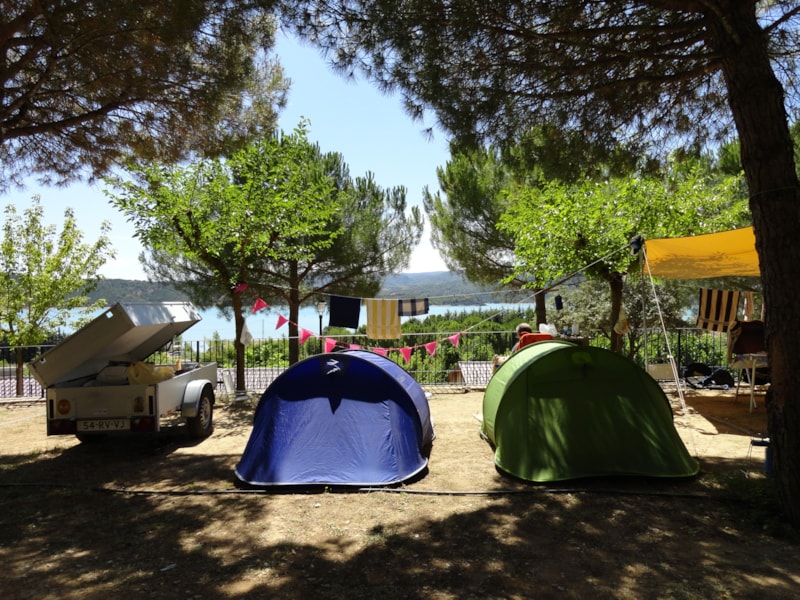 Piazzola : 1 auto + tenda, roulotte o camper + elettricità