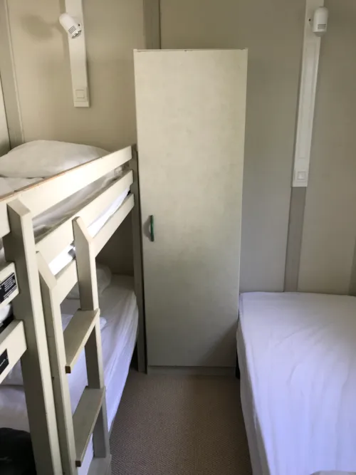 Accommodation - Air-Conditioned Gitotel Club Chalet / Sleeps 5 - Weekly Rentals - image n°6 - Camping les Charmilles