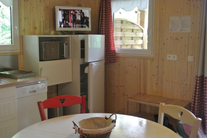 Chalet Les  Pivoines 40M² + Télévison + Terrasse Couverte+ Lave Vaisselle