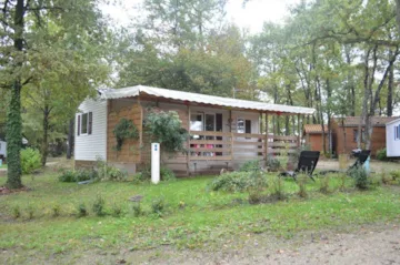 Location - Résidence Les  Roses 32M2  Terrasse Couverte  + Télevision + Cuisine D'été - Camping LA GARENNE