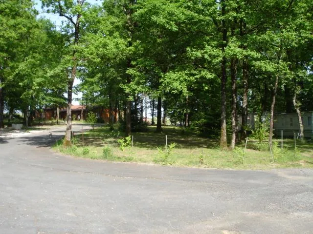 Forfait 2 Pers Emplacement Nu + 1 Vehicule Sans Electricité