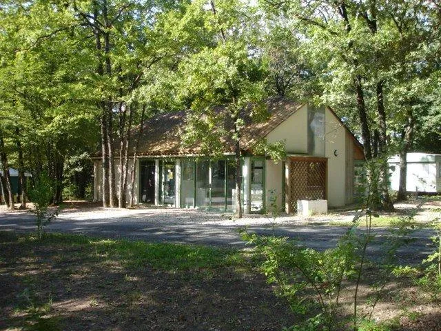 Forfait 2 Pers   Emplacement  Avec Gravier + 1 Véhicule  Avec Electricité