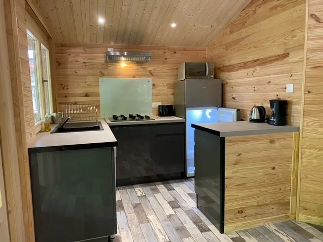 72 La Cabane En Tête À Tête 35M2  2 Pers  Suite Parentale + Terrasse Couverte  + Télé