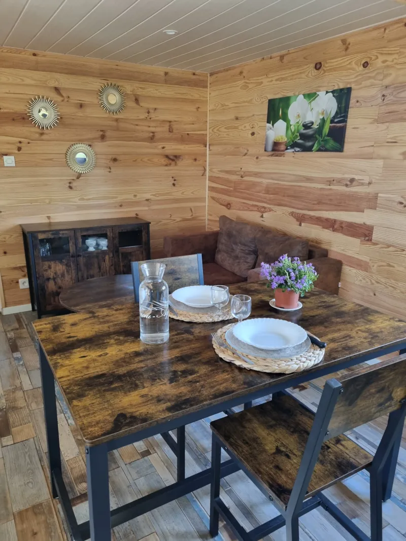 11 Le Cabanon Cosy "Toi Et Moi   "2 Pers.   Une Seule Chambre Télévision Et Terrasse Couverte