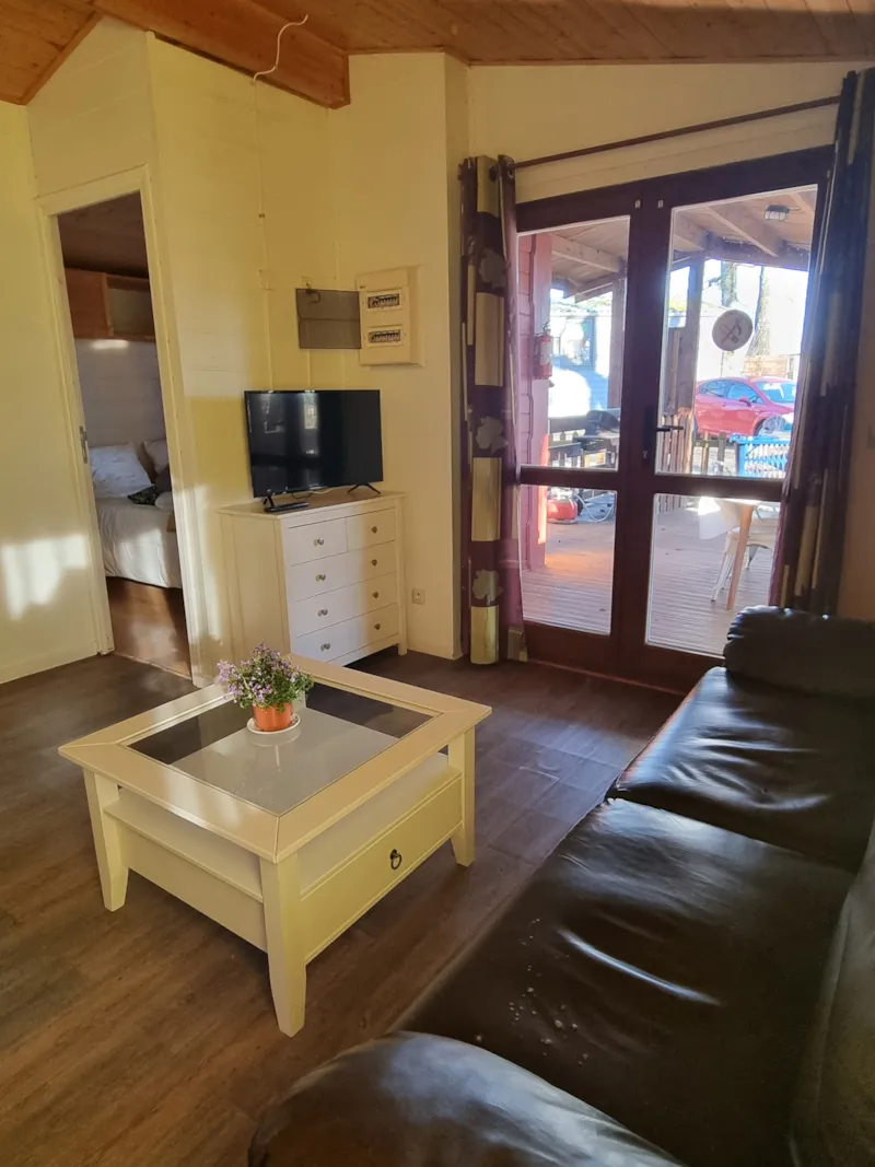 80 Chalet Champêtre  35M² +  Grande Terrasse Couverte  +Télévision + Lave Vaisselle