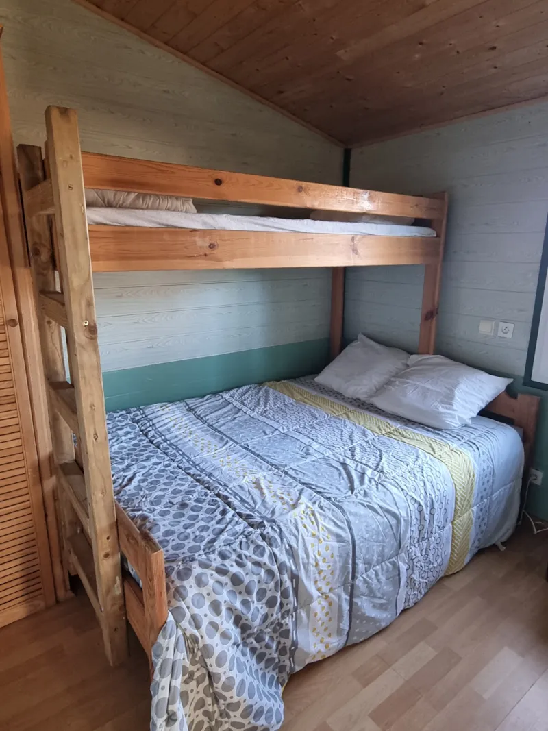 80 Chalet Champêtre  35M² +  Grande Terrasse Couverte  +Télévision + Lave Vaisselle