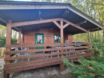 Mietunterkunft - Chalet Les Coquelicots 30M² + Überdachte Terrasse + Fernseher - Camping LA GARENNE