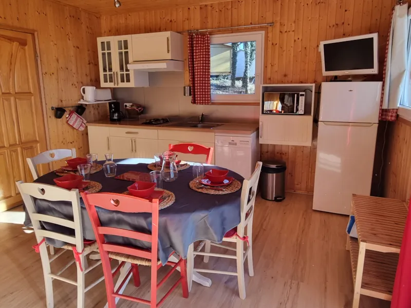 15 Chalet Les  Pivoines 40M² + Télévison + Terrasse Couverte+ Lave Vaisselle