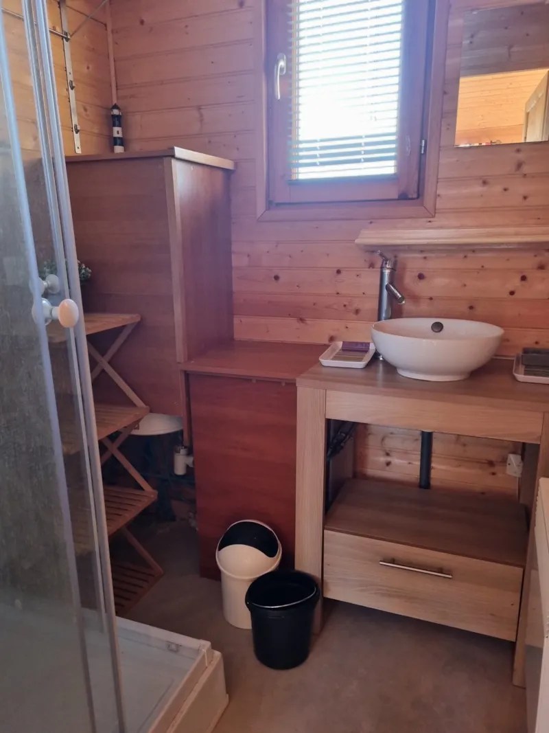 31 Chalet Soleil   Couchant  35M² + Lave Vaisselle + Terrasse Couverte + Télévision