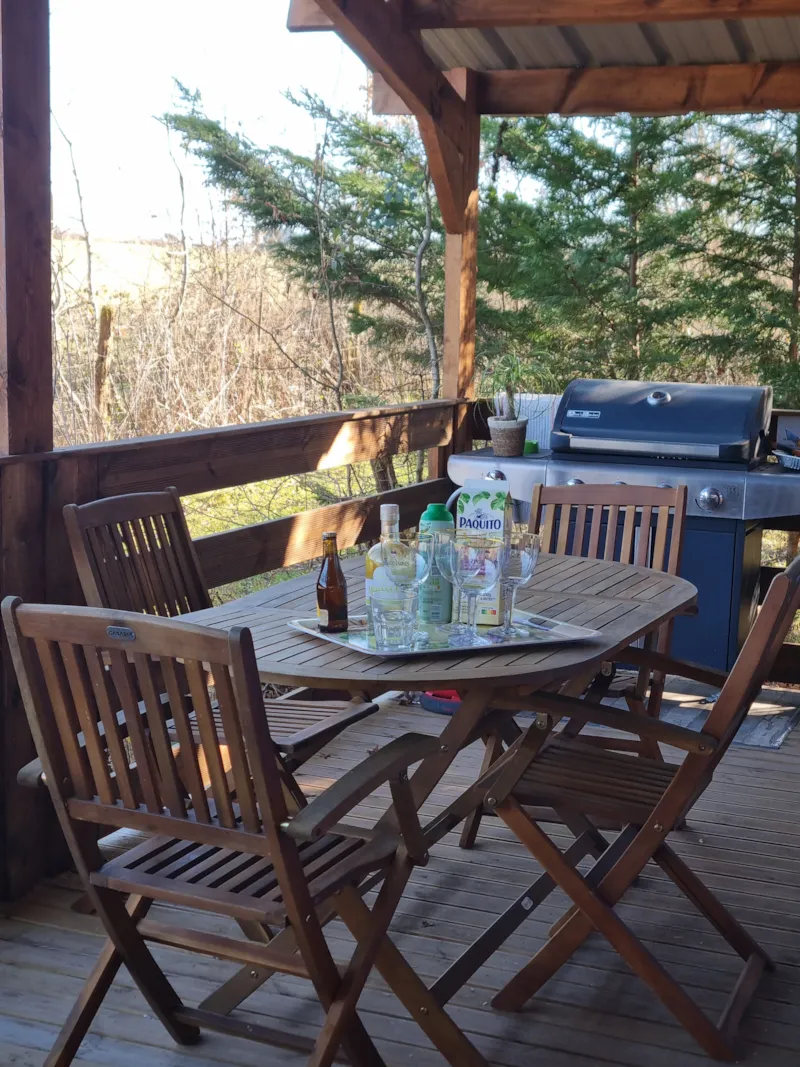 74 Chalet   Les Bleuets  40M²  Terrasse  Couverte + Télévision + Lave Vaisselle