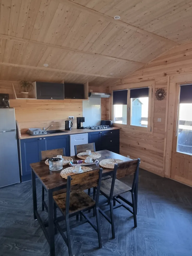 74 Chalet   Les Bleuets  40M²  Terrasse  Couverte + Télévision + Lave Vaisselle