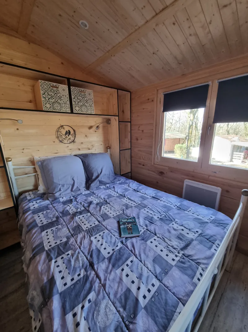 74 Chalet   Les Bleuets  40M²  Terrasse  Couverte + Télévision + Lave Vaisselle