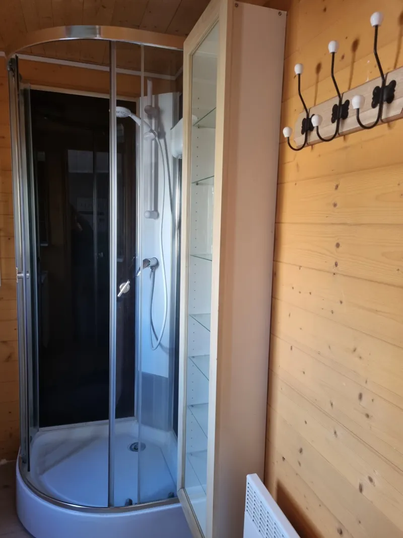 14 Chalet Iris 45M² Avec Télévision + Lave Vaisselle  + Terrasse Couverte