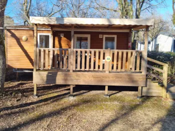 Mietunterkunft - Residenz Les Tournesols + Überdachte Terrasse + Fernseher - Camping LA GARENNE