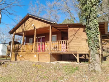Mietunterkunft - Chalet Les Pivoines 40M² + Fernseher + Überdachte Terrasse + Geschirrspüler - Camping LA GARENNE