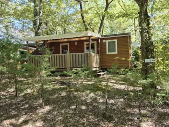 Mietunterkunft - Residenz Les Pétunias + Überdachte Terrasse + Fernseher - Camping LA GARENNE