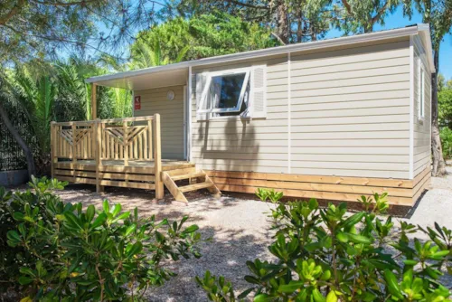 Huuraccommodatie(s) - Stacaravan 2 Kamers & Terras - image n°2 - Camping du Lac de Carouge