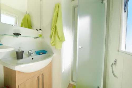 Huuraccommodatie(s) - Stacaravan 2 Kamers & Terras - image n°7 - Camping du Lac de Carouge