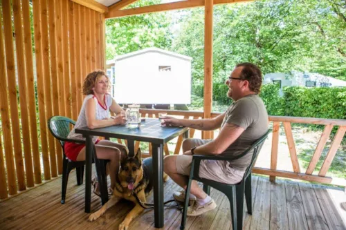 Huuraccommodatie(s) - Paar En/Of Gehandicapte Persoon Chalet - image n°2 - Camping du Lac de Carouge