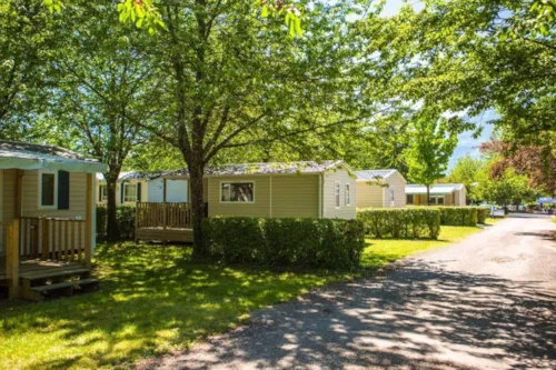 Huuraccommodatie(s) - Stacaravan 2 Kamers & Terras - image n°1 - Camping du Lac de Carouge