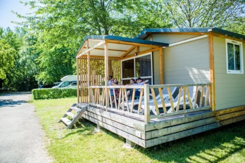Accommodation - 4 Pax Chalet Morea - 2 Rooms - 25 M² - 16 M² Half Covered Terrace - image n°6 - Camping du Lac de Carouge