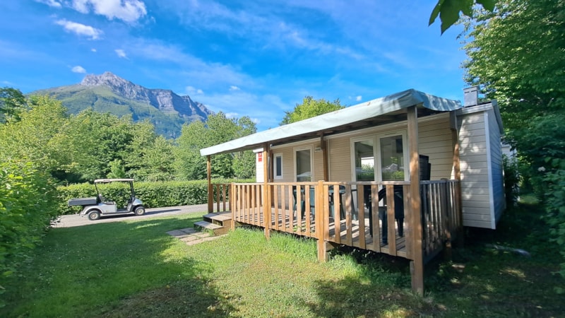 Stacaravan 2 slaapkamers + Airconditioning + Terras