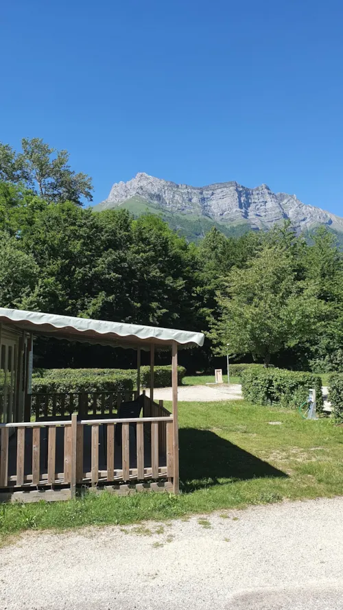 Huuraccommodatie(s) - Stacaravan 2 Slaapkamers + Airconditioning + Terras - image n°6 - Camping du Lac de Carouge