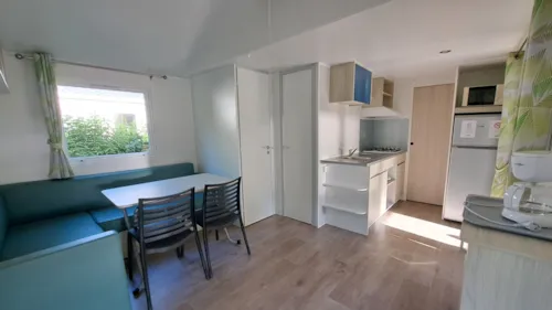 Huuraccommodatie(s) - Stacaravan 2 Slaapkamers + Airconditioning + Terras - image n°4 - Camping du Lac de Carouge