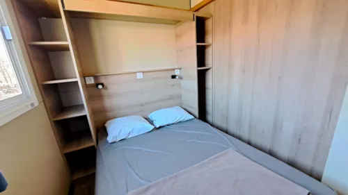 Accommodation - 4 Pax Chalet Morea - 2 Rooms - 25 M² - 16 M² Half Covered Terrace - image n°4 - Camping du Lac de Carouge