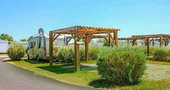 Emplacement Camping Avec Tonnelle