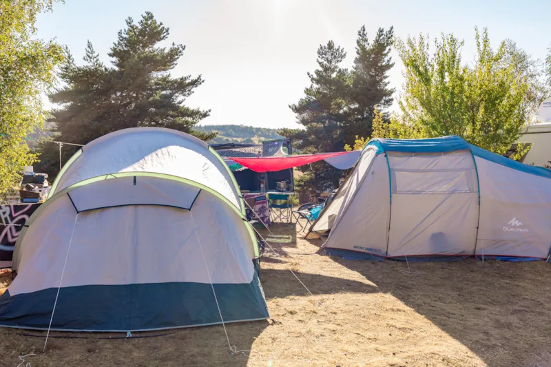 Emplacement Confort, 1 Installation,1 Véhicule, 1 Branchement , 2 Personnes