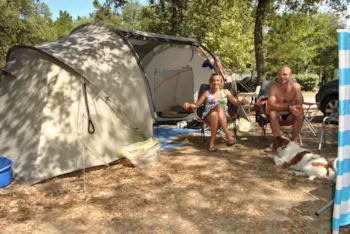 Stellplatz - Stellplatz + Fahrzeug Ohne Strom - Camping Le Royannais