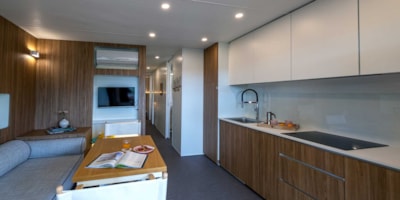 QUEEN VILLA — 5