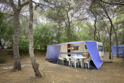 Caravan with essential services 3 — 1