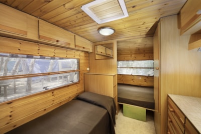 Caravan with essential services 3 — 2