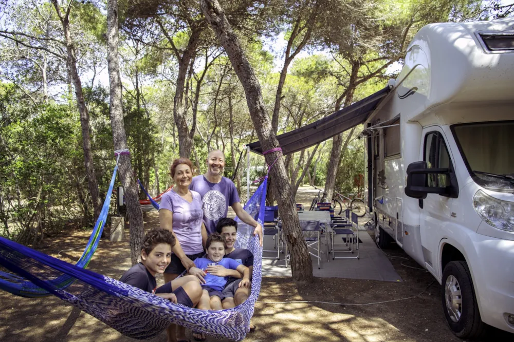 Emplacement - Yellow Pinewood Pitch - Riva di Ugento Beach Camping Resort